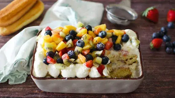 Tiramisù alla frutta: la ricetta della variante estiva fresca e delicata
