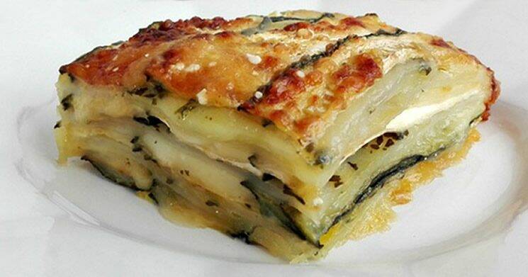 Parmigiana bianca di zucchine e patate: la ricetta leggera, gustosa e facile da preparare